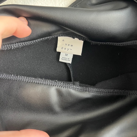 Faux leather tights - Picture 2 of 4